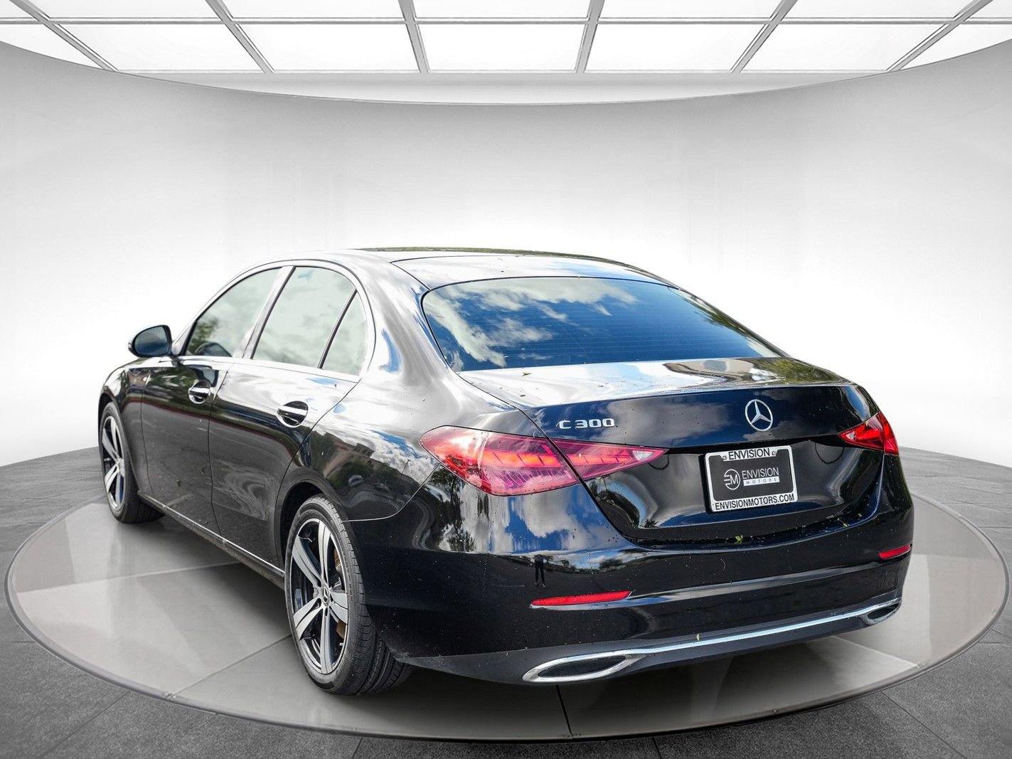 Used 2022 Mercedes-Benz C 300 Sedan image 2