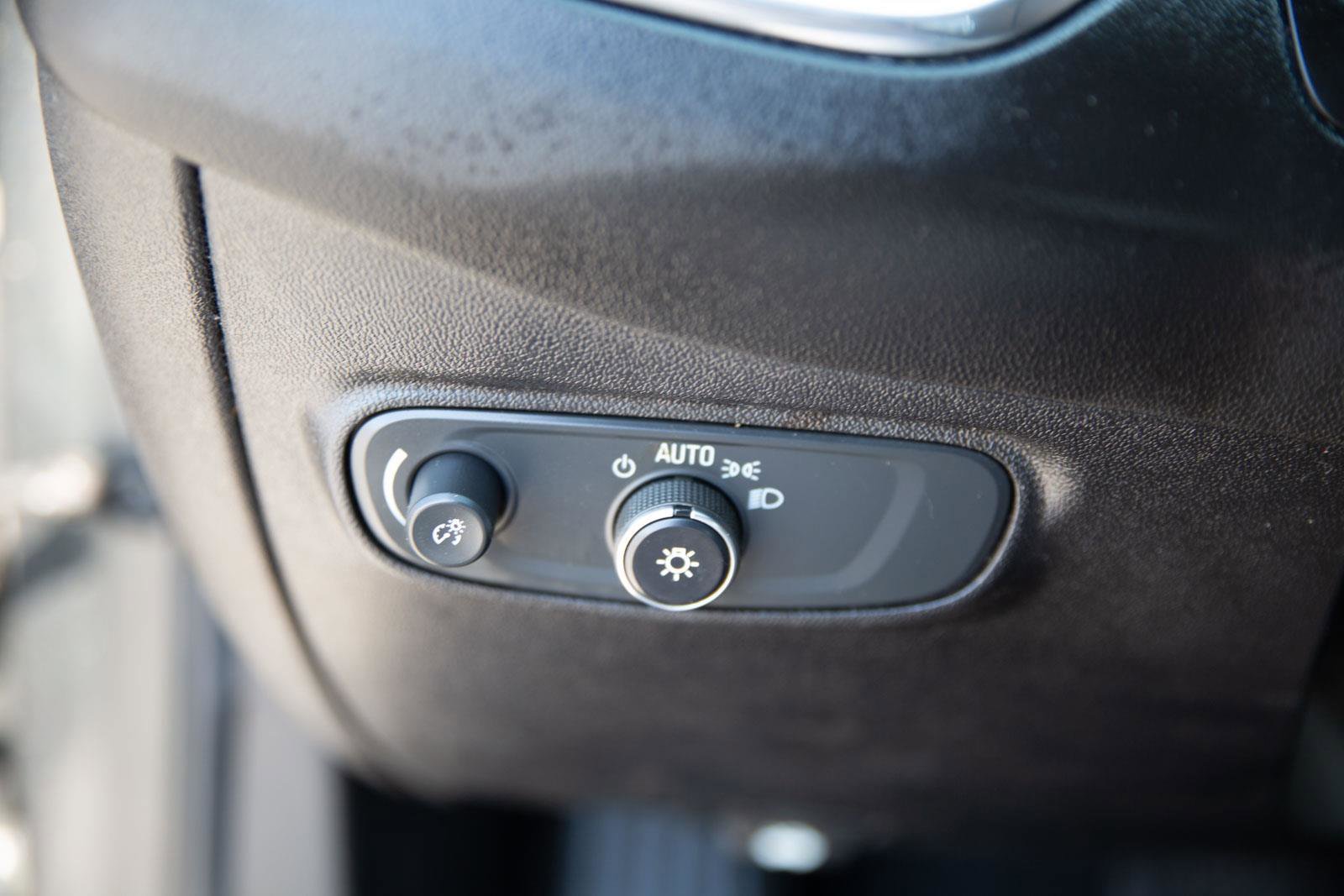 Used 2019 Chevrolet Equinox LS AWD/4WD image 18