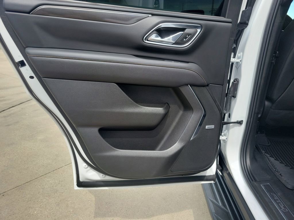 Used 2024 GMC Yukon AT4 AWD/4WD image 8