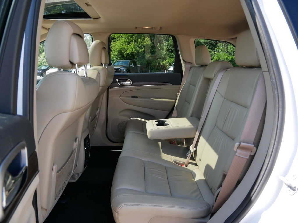 Used 2015 Jeep Grand Cherokee Limited w/ Trailer Tow Group IV AWD/4WD image 11