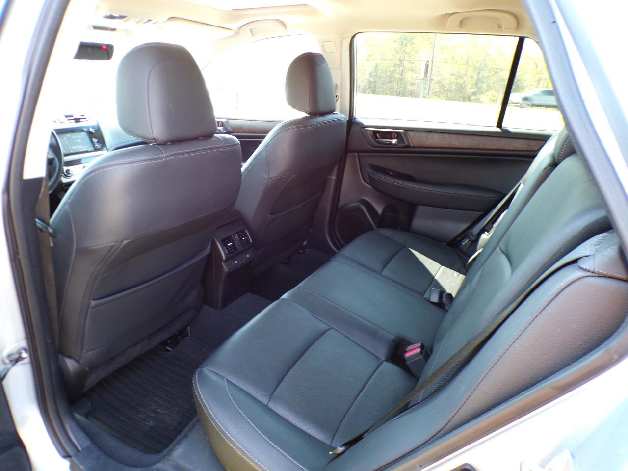 Used 2017 Subaru Outback 2.5i Limited image 37