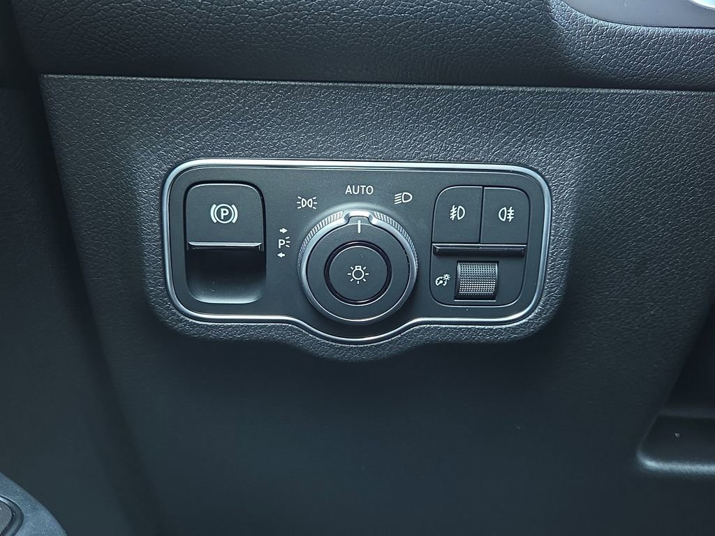 Certified 2026 Mercedes-Benz GLB 250 GLB 250 image 30