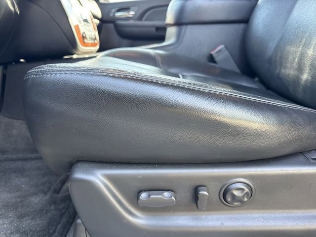 Used 2007 Chevrolet Tahoe LTZ w/ LTZ Preferred Equipment Group AWD/4WD image 13