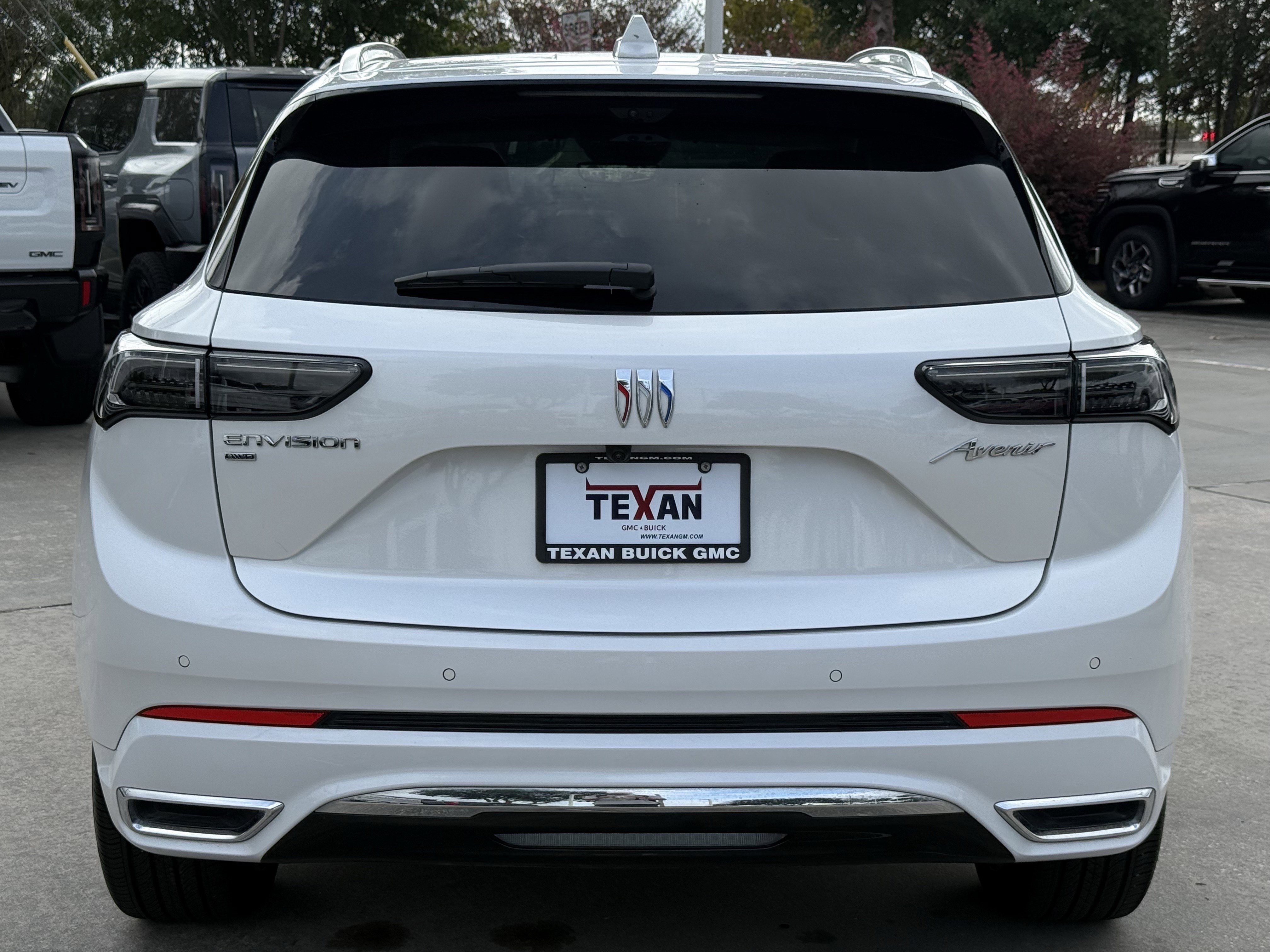 Used 2024 Buick Envision Avenir image 6