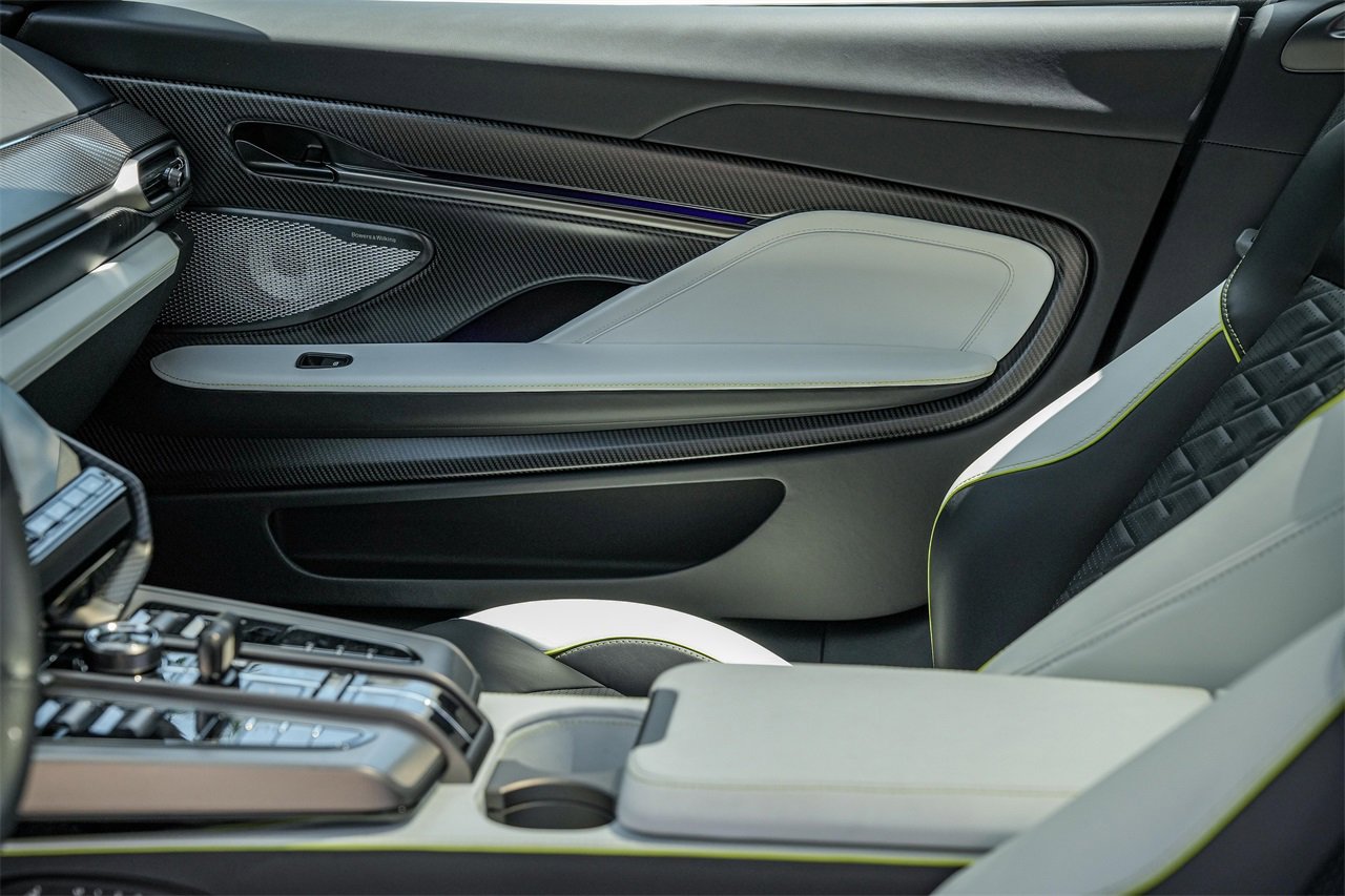 New 2025 Aston Martin Vanquish Coupe image 24