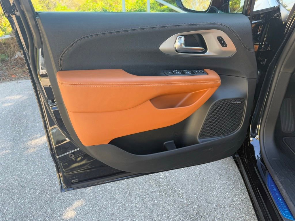 New 2026 Chrysler Pacifica Pinnacle FWD image 30