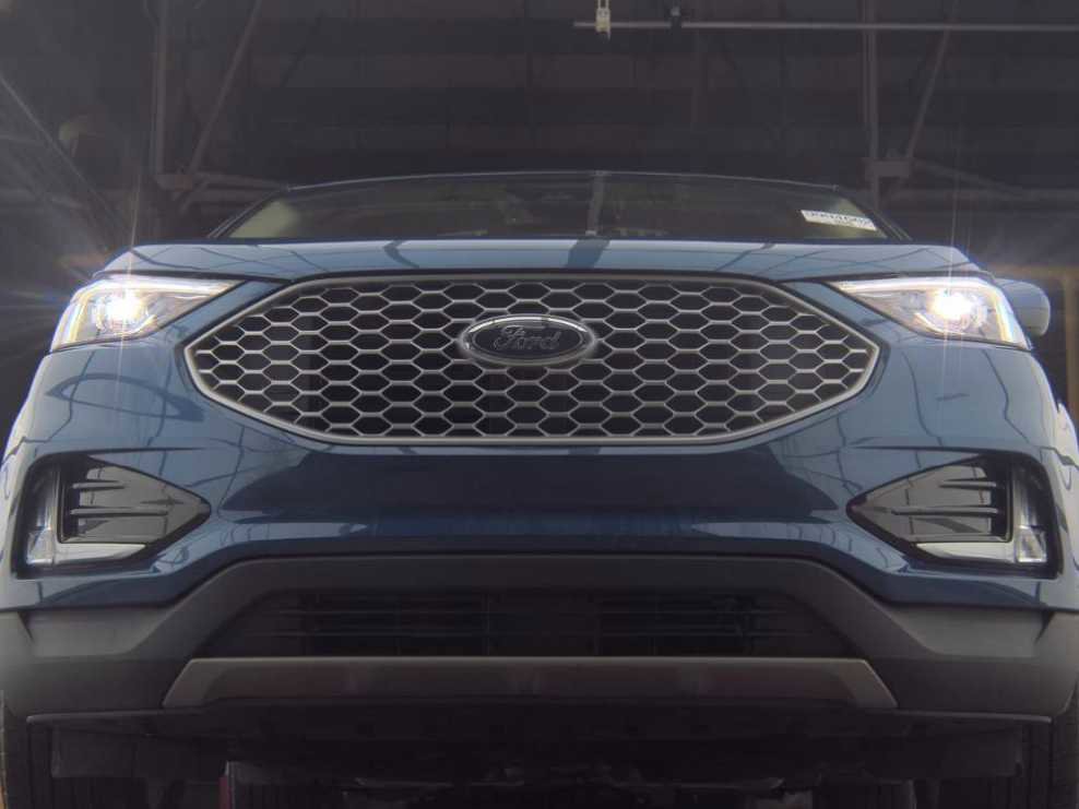Used 2023 Ford Edge SEL w/ Convenience Package image 3