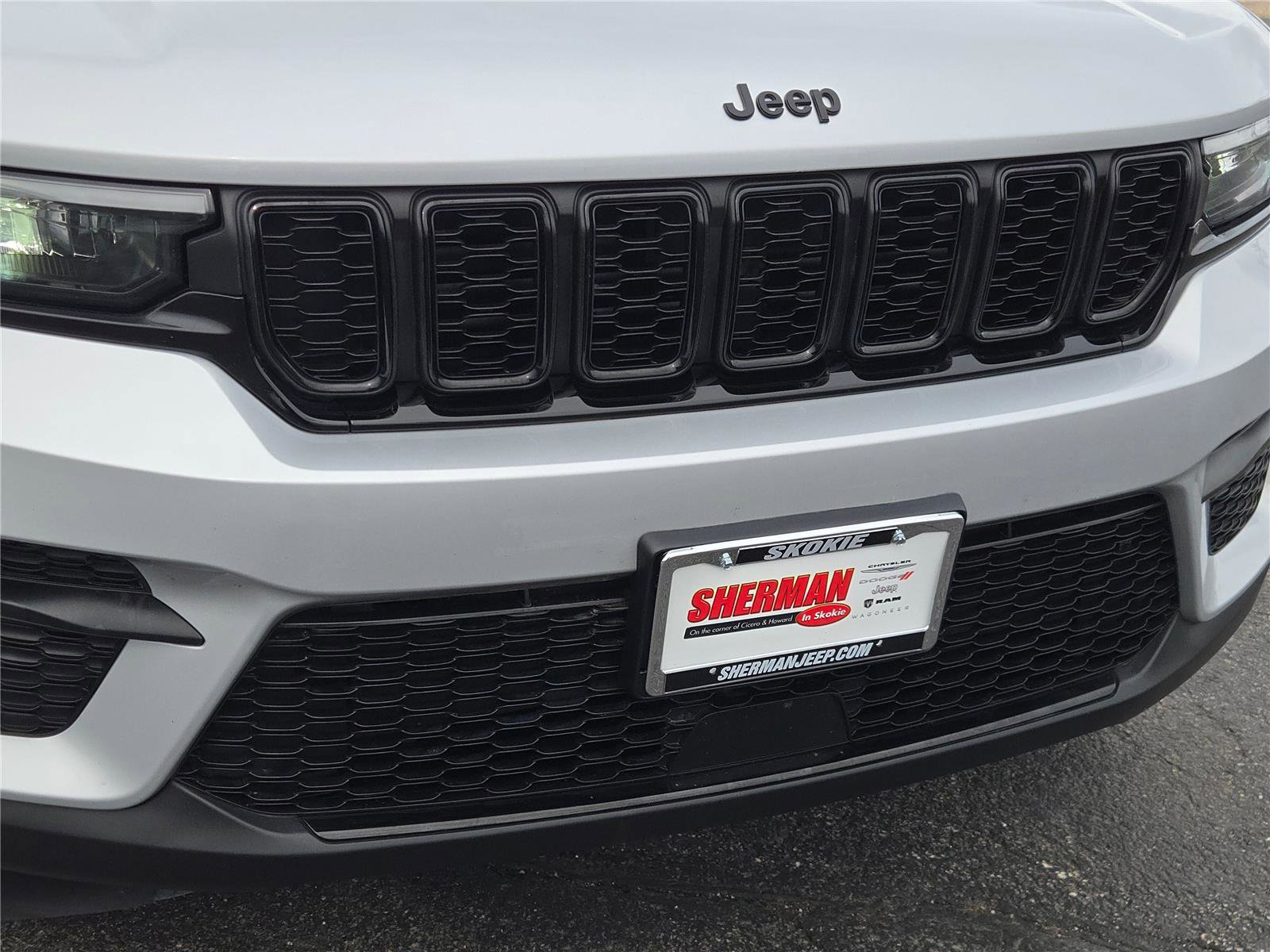 Certified 2024 Jeep Grand Cherokee Altitude image 7