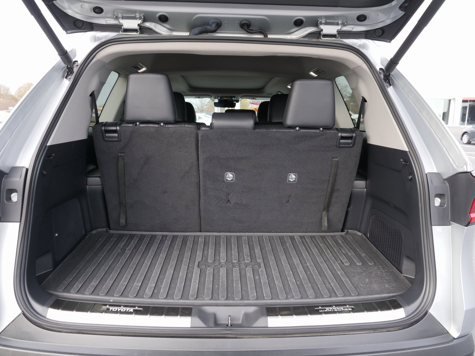 Used 2024 Toyota Grand Highlander Limited image 13