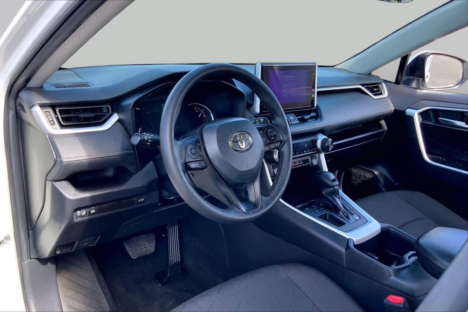 Used 2024 Toyota RAV4 XLE w/ Convenience Package FWD image 16