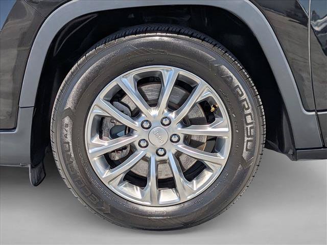 Used 2019 Jeep Cherokee Latitude Plus FWD image 22
