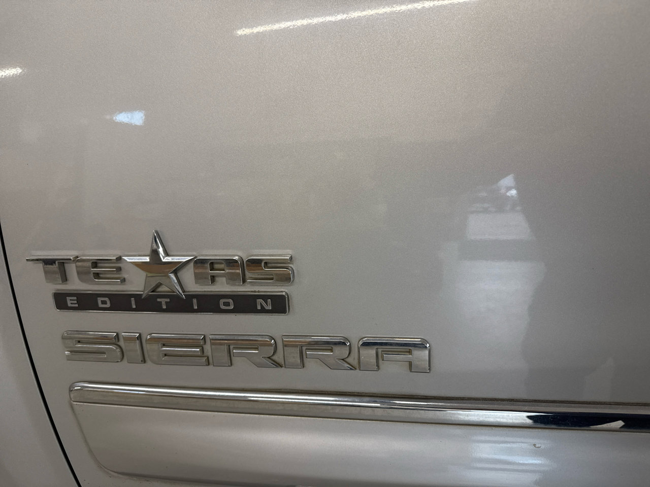 Used 2010 GMC Sierra 1500 SLE w/ Texas Edition image 91