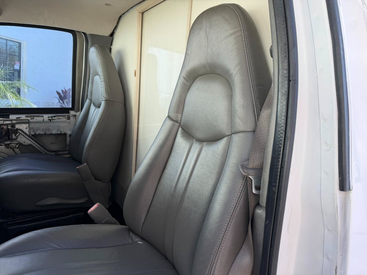 Used 2007 Chevrolet Express 3500 RWD image 20