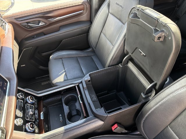 Used 2021 GMC Yukon Denali w/ Denali Premium Package AWD/4WD image 30