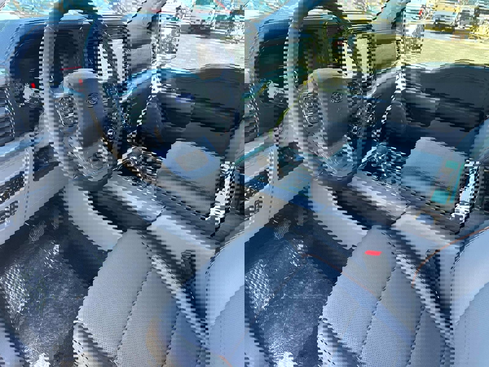 New 2025 Ford F150 Lariat w/ Equipment Group 502A High image 42