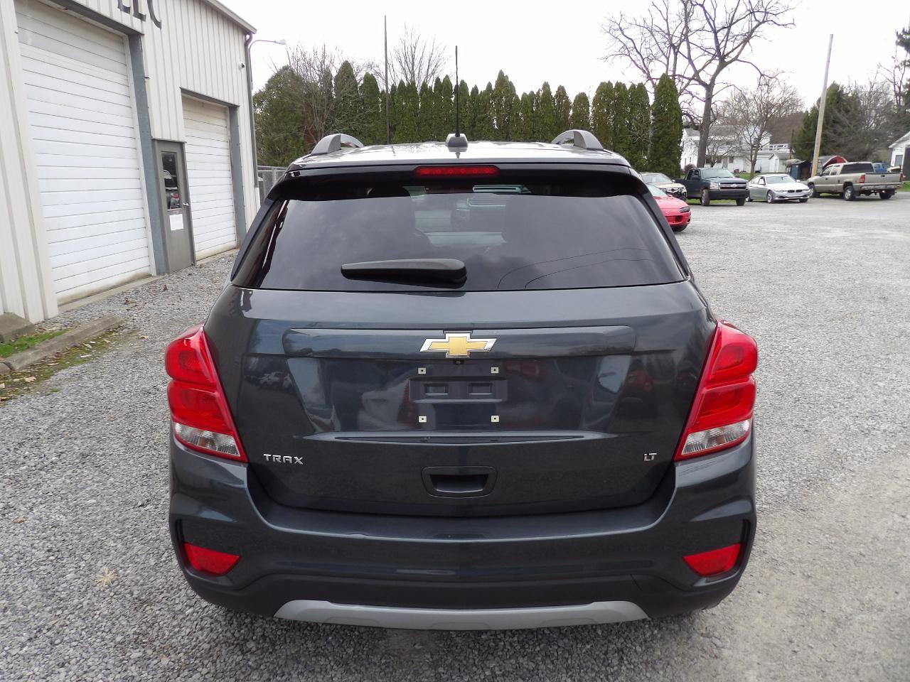Used 2018 Chevrolet Trax LT w/ LT Convenience Package FWD image 4