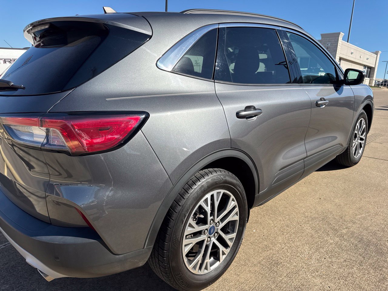 Used 2022 Ford Escape SEL FWD image 4