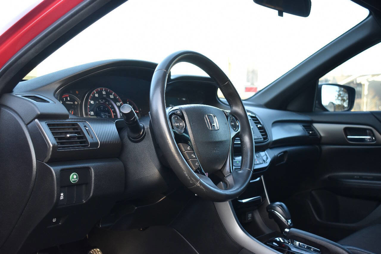 Used 2016 Honda Accord Sport image 18