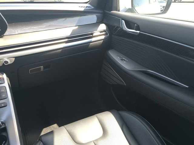 Used 2023 Hyundai Palisade Calligraphy image 16