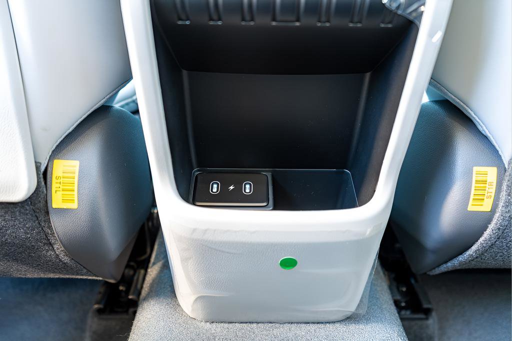 New 2026 Hyundai Kona SEL Premium AWD/4WD image 17