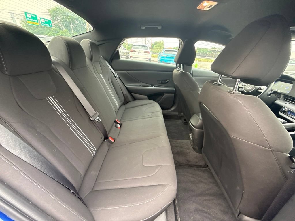 Used 2025 Hyundai Elantra Sport FWD image 16
