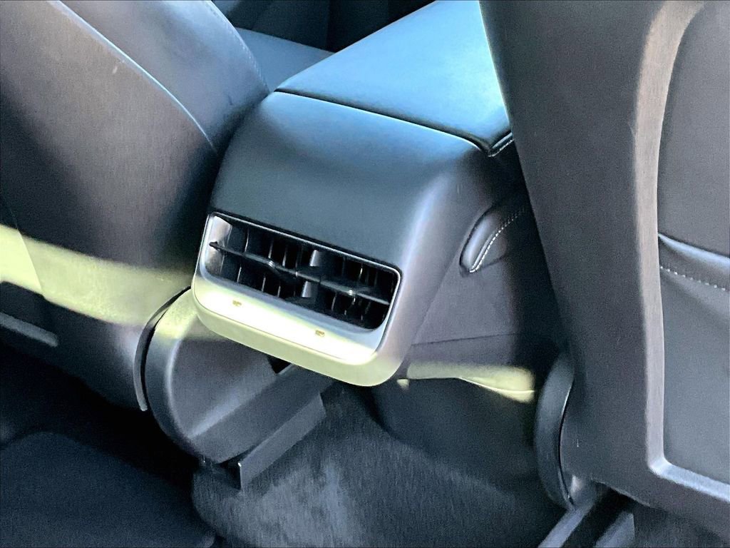 Used 2023 Tesla Model Y Long Range image 17