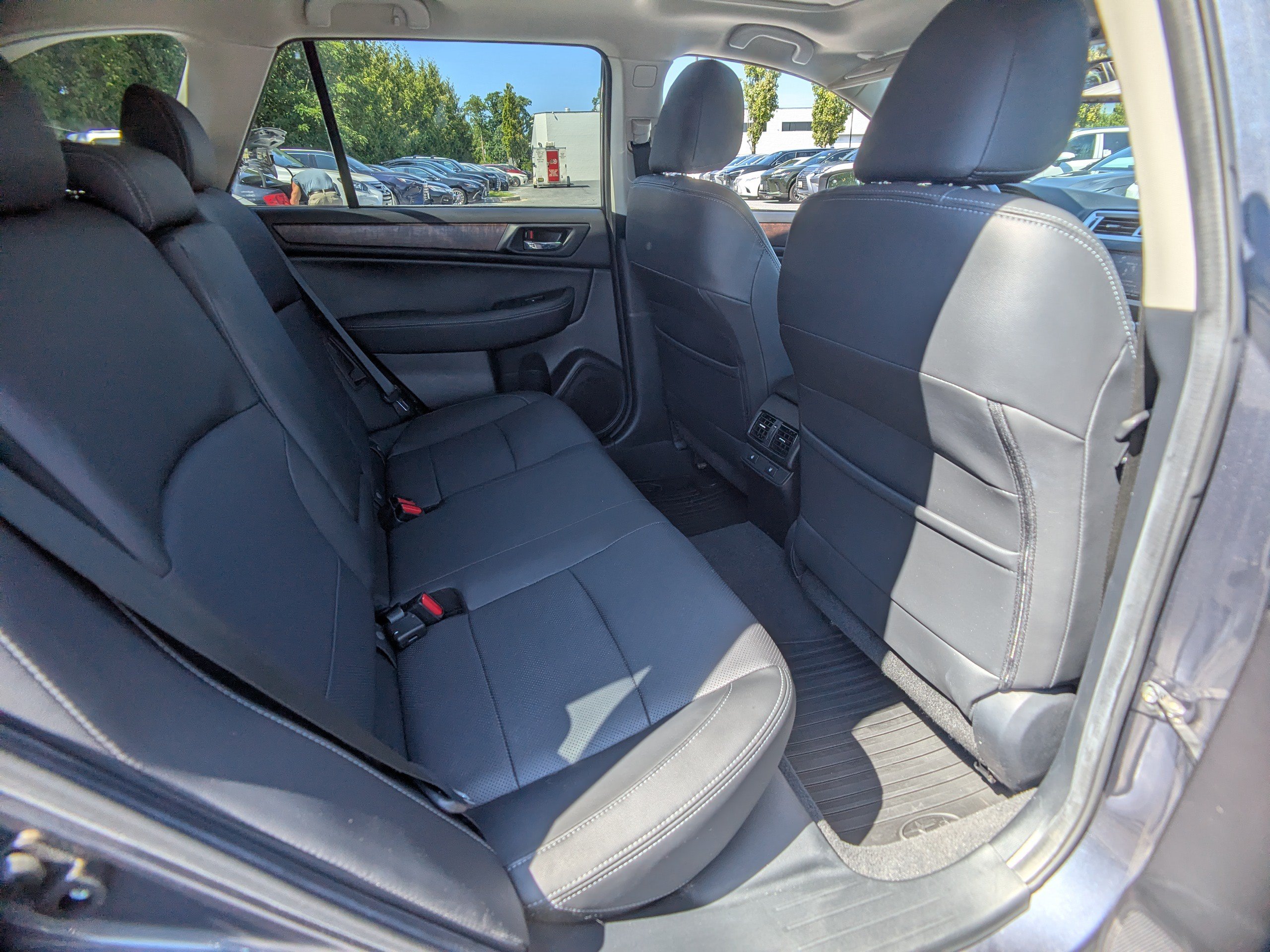 Used 2015 Subaru Outback 2.5i Limited AWD/4WD image 11