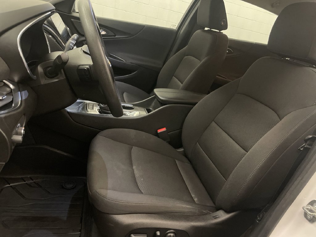 Used 2019 Chevrolet Malibu LT FWD image 12