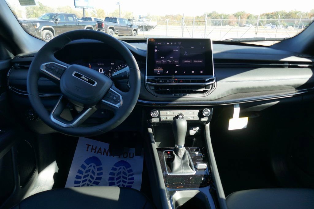 New 2026 Jeep Compass Latitude image 16