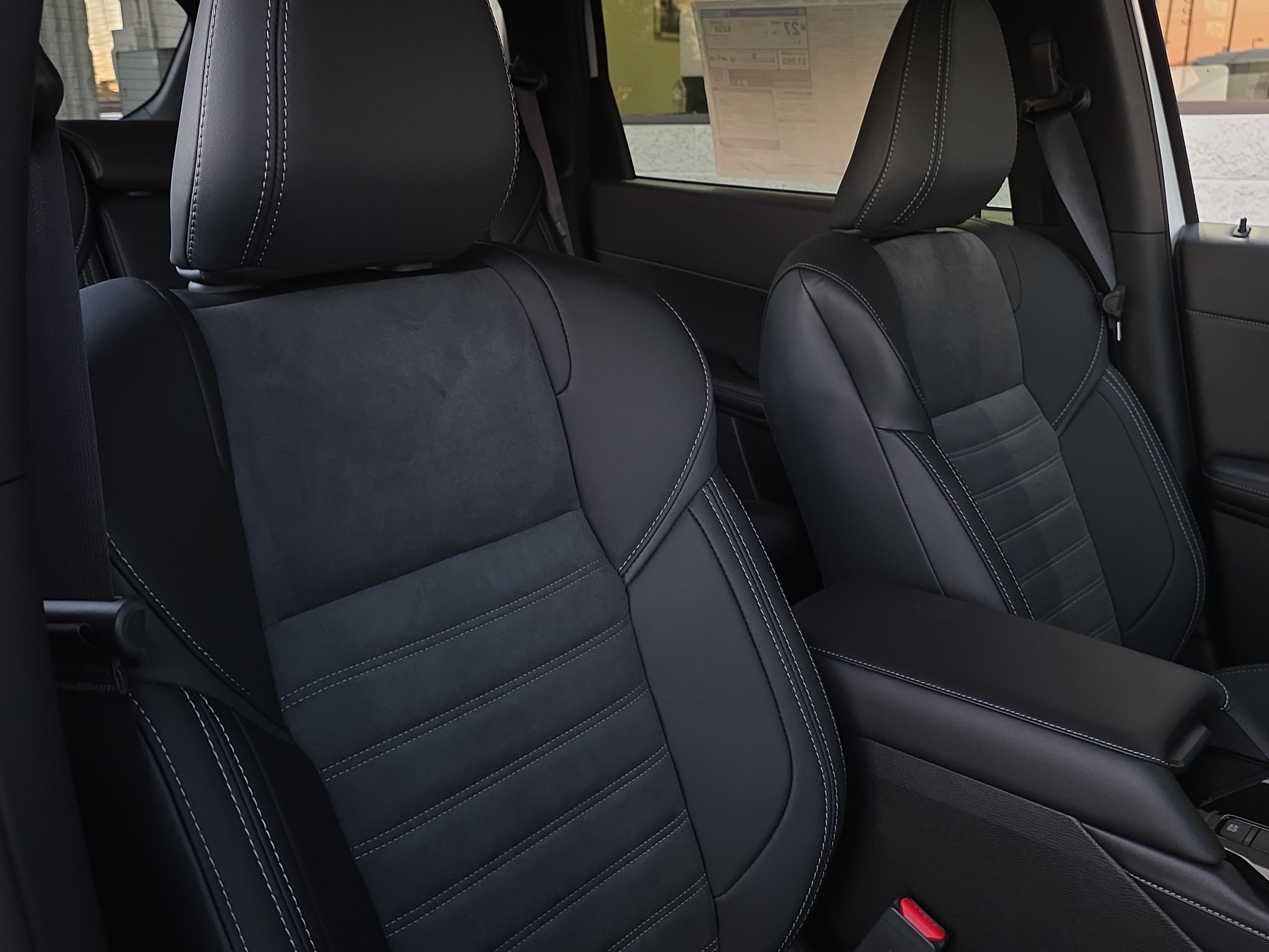 New 2025 Mitsubishi Outlander SE image 29