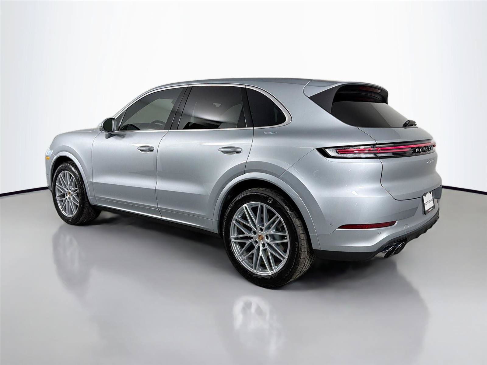Certified 2026 Porsche Cayenne AWD/4WD image 3