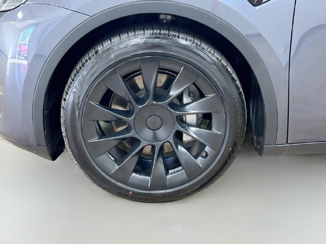 Used 2023 Tesla Model Y Long Range AWD/4WD image 31