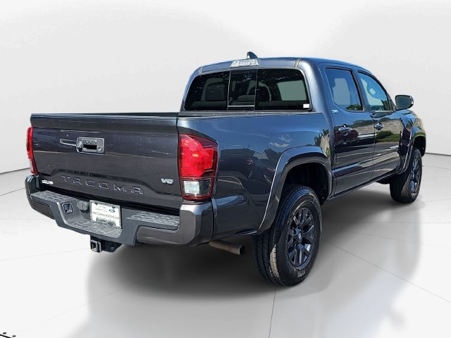 Used 2022 Toyota Tacoma SR5 w/ Technology Package RWD image 4