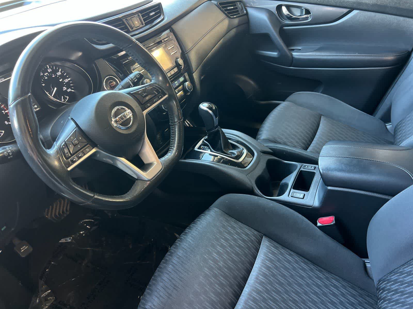 Used 2017 Nissan Rogue SV FWD image 12