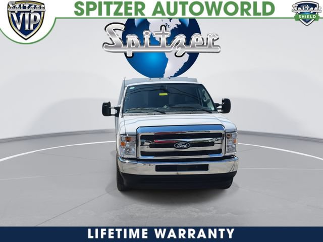 New 2027 Ford E-350 and Econoline 350 Super Duty w/ Interior Upgrade Package RWD image 3