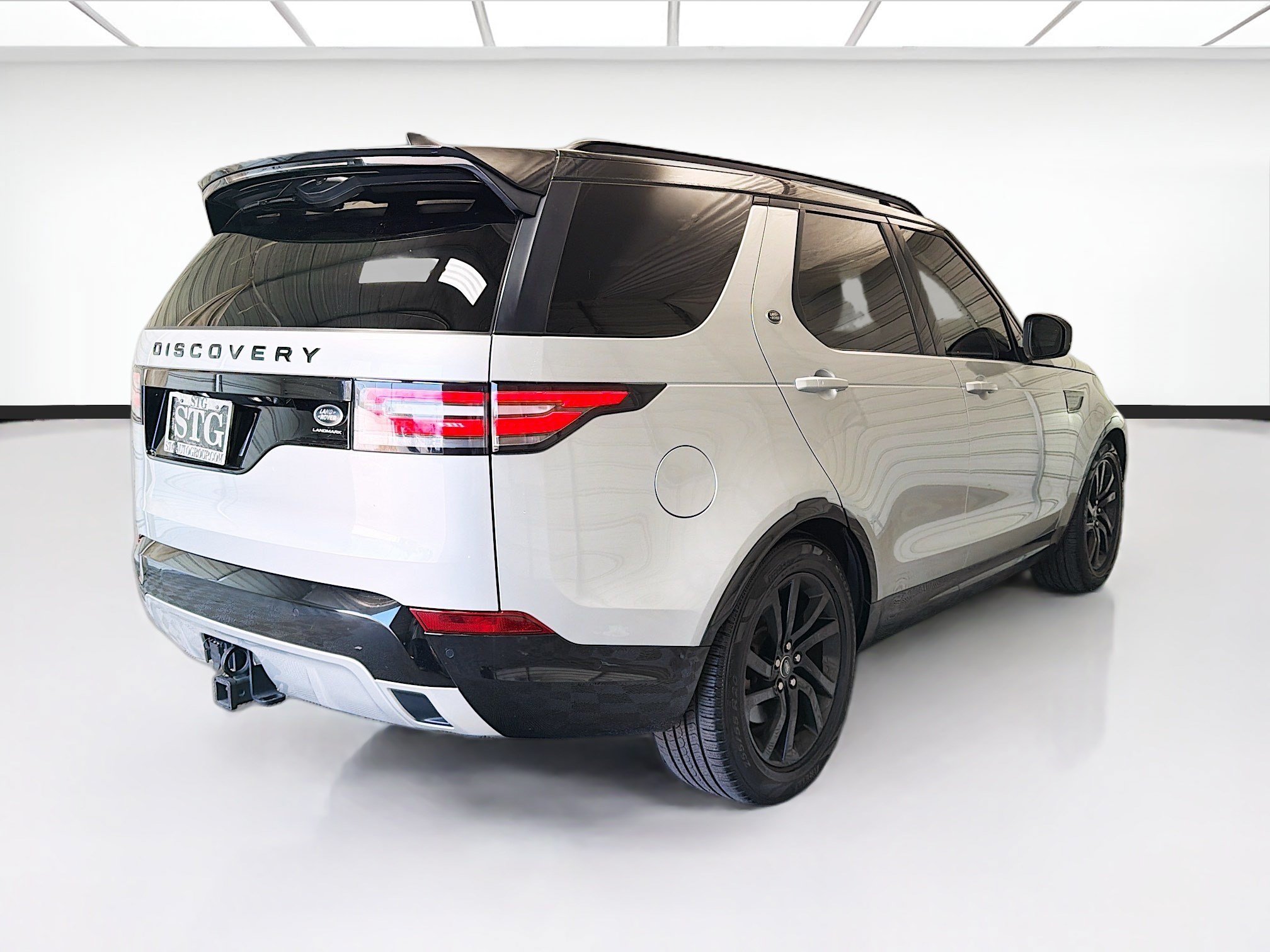 Used 2020 Land Rover Discovery Landmark AWD/4WD image 4