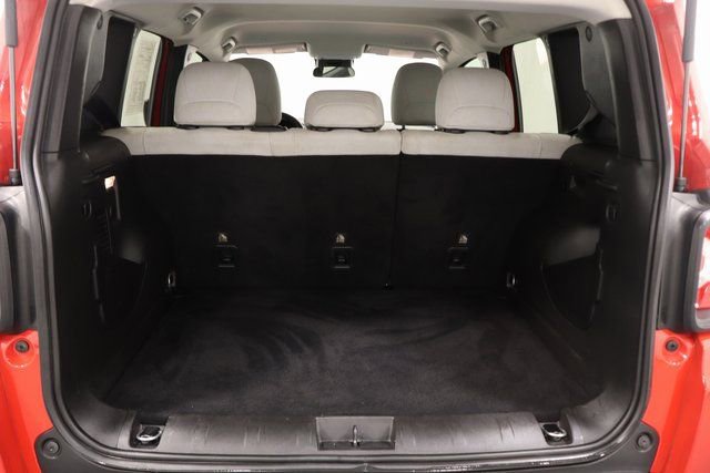 Used 2022 Jeep Renegade Latitude image 19