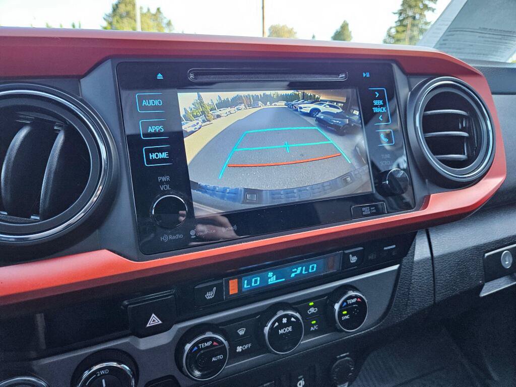 Used 2016 Toyota Tacoma TRD Sport w/ Premium & Technology Package AWD/4WD image 28