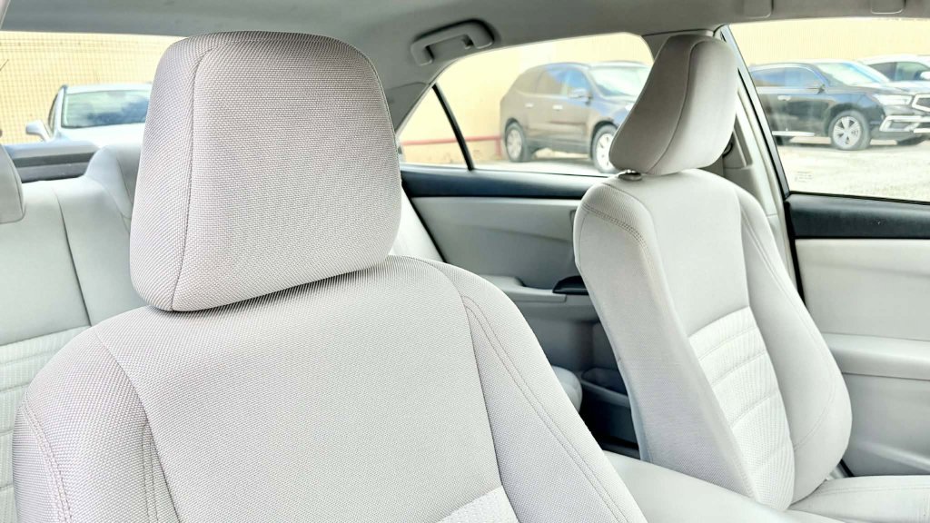 Used 2016 Toyota Camry LE image 13