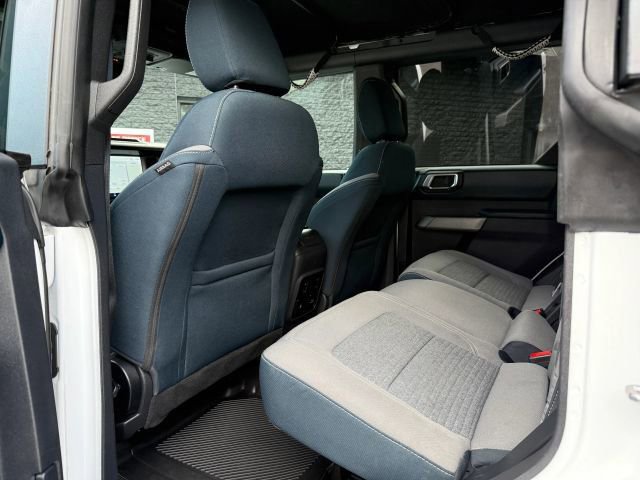 Used 2022 Ford Bronco Outer Banks image 18