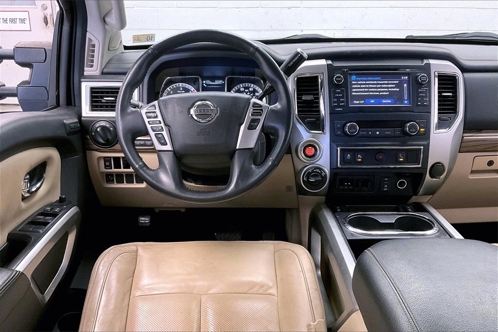 Used 2016 Nissan Titan SL image 4