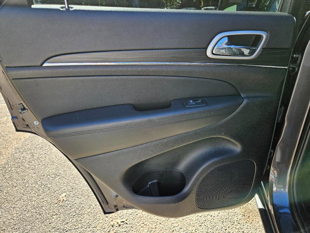 Used 2021 Jeep Grand Cherokee Limited w/ Luxury Group II image 18