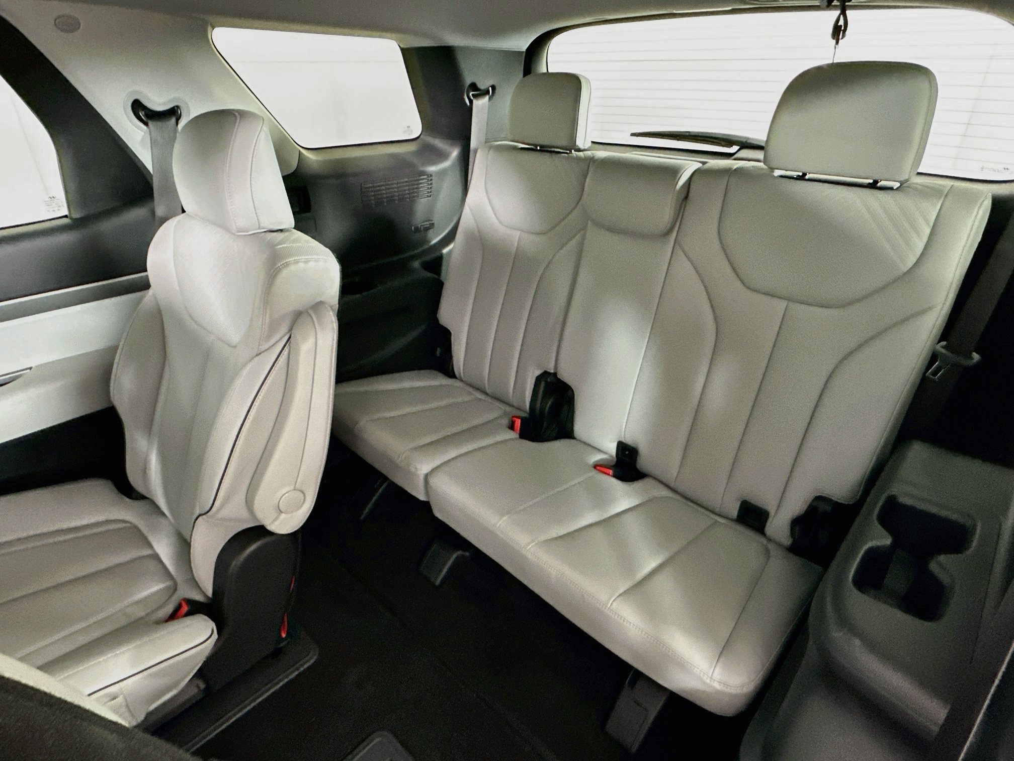 Used 2025 Hyundai Palisade SEL FWD image 29