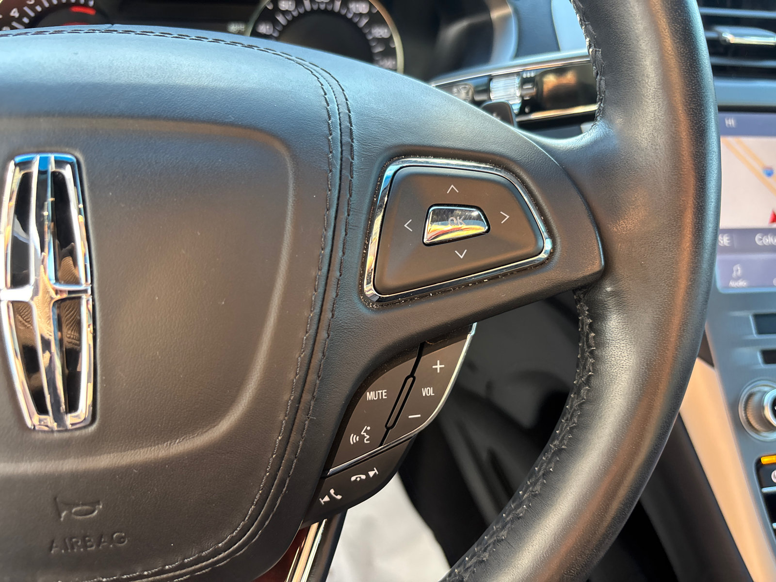 Certified 2019 Lincoln MKZ Reserve w/ Luxury Package AWD/4WD image 17