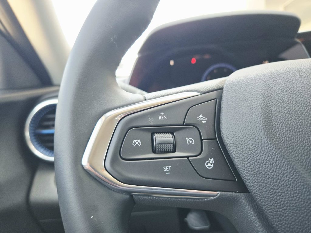 Used 2026 Chevrolet Trax LT w/ Driver Confidence Package FWD image 19
