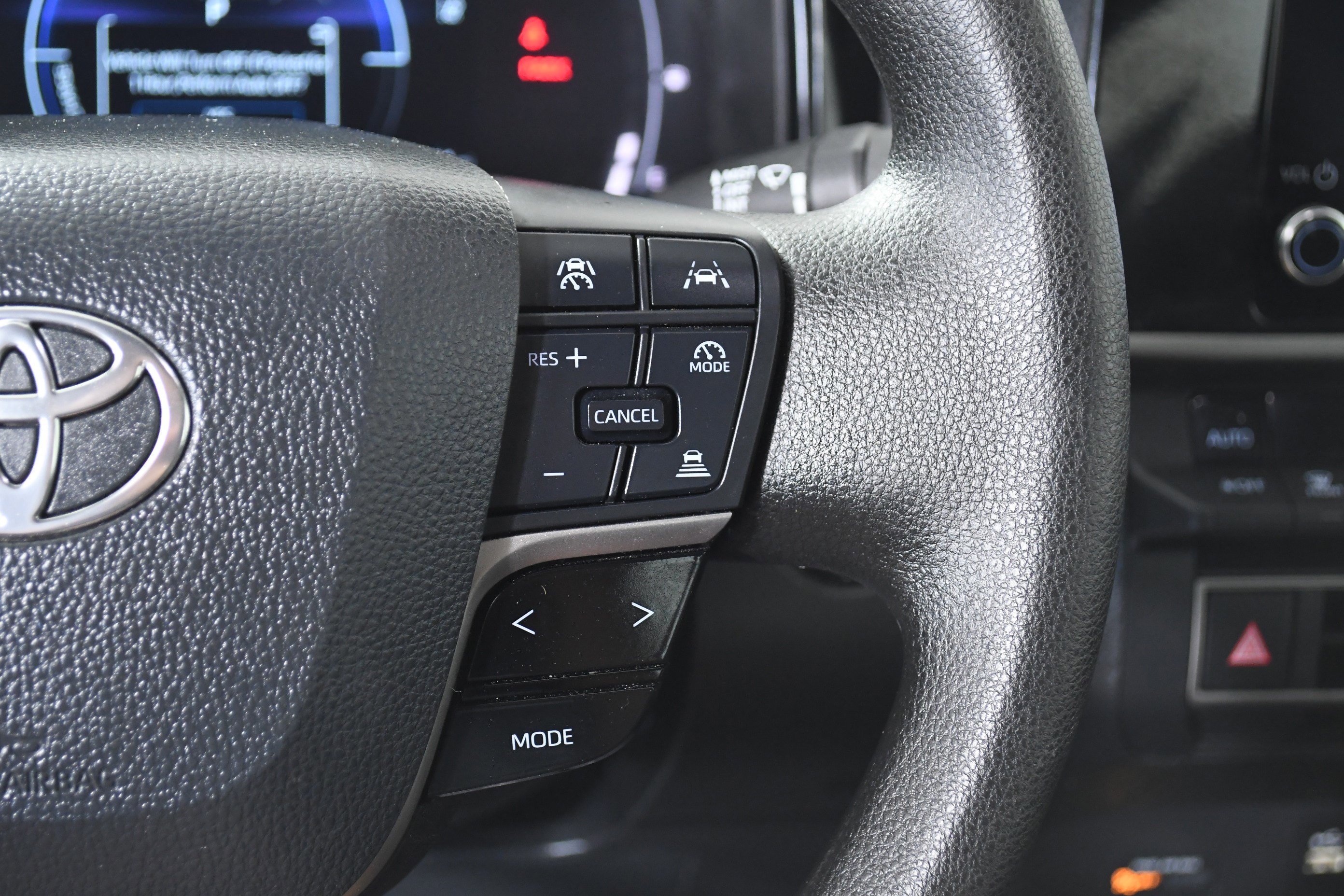 Used 2025 Toyota Camry LE image 13