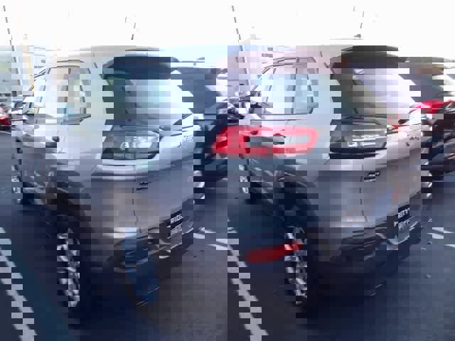 Used 2017 Jeep Cherokee Sport image 6