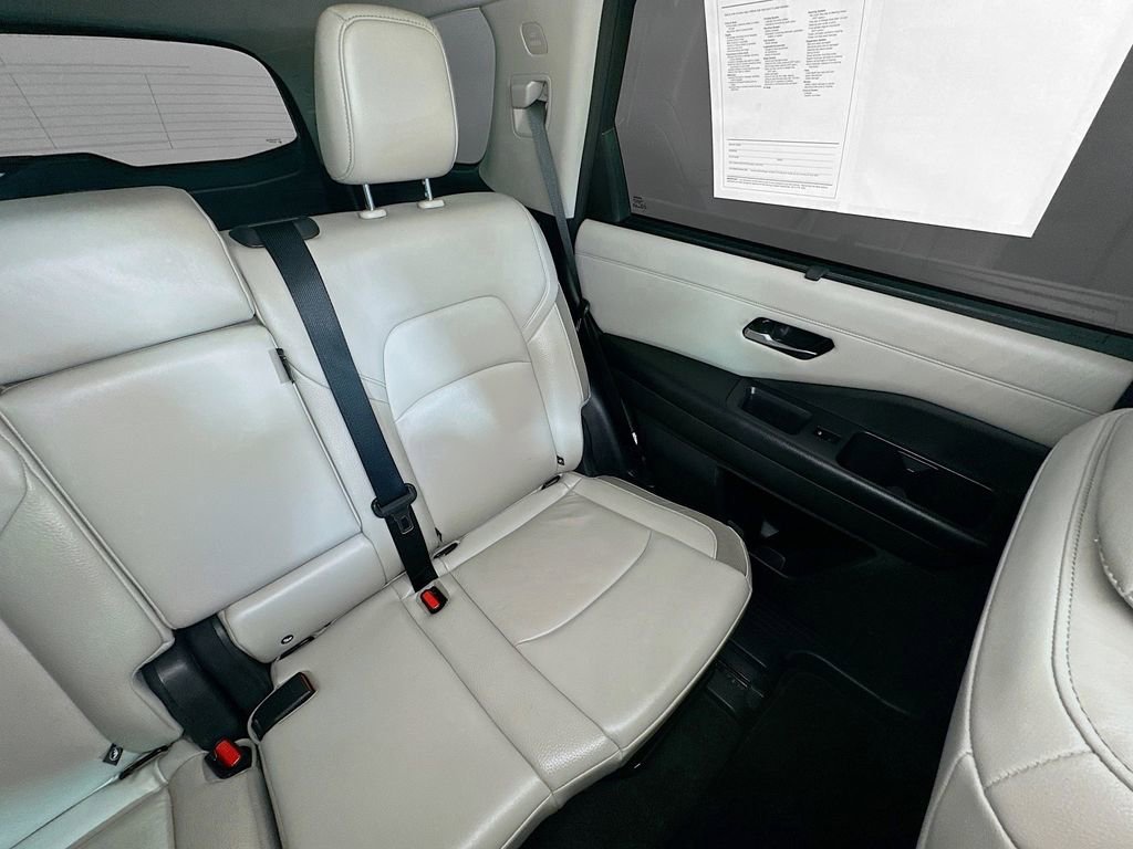 Used 2022 Nissan Pathfinder SL FWD image 14
