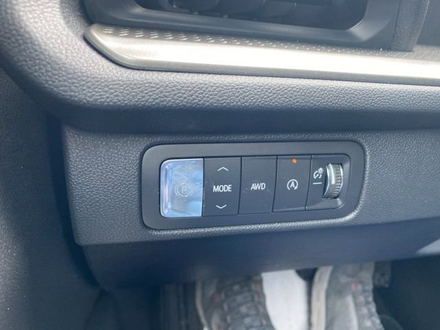 New 2026 Chevrolet Traverse LT w/ Midnight/Sport Edition AWD/4WD image 18