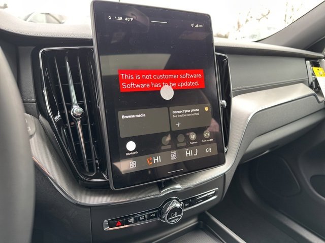 New 2026 Volvo XC60 T8 Ultra w/ Climate Package image 15